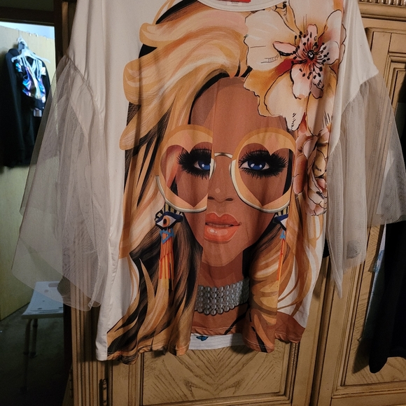 Top - Picture 1 of 2